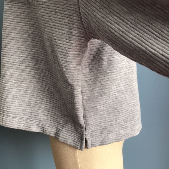 A New Day gray oversized everyday basic slightly cropped top, size S, crew neck - Picture 6 of 9
